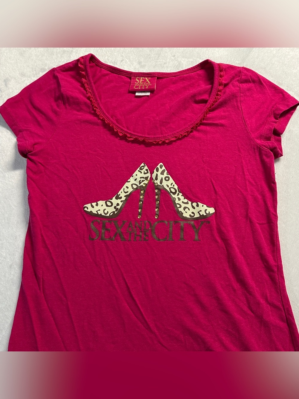 SEX & THE CITY 2010 women's pink high heel graphic tee, M. - Picture 2 of 4